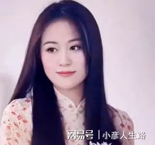 陳萌結婚後志得意滿,炫耀自己嫁了個好老公,公公賞錢拍寫真