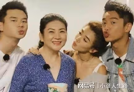 「富家千金」程曉玥訂婚!曾與鄭愷相戀3年,遭到女方父母反對