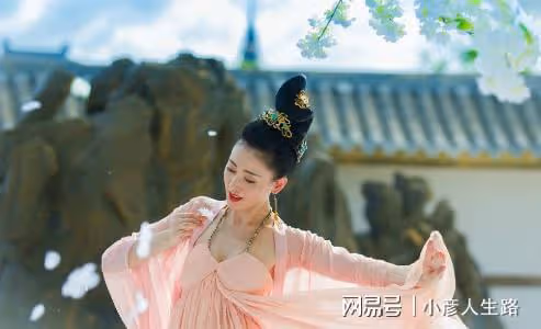 娛樂圈10位90後女星身材排名:關曉彤第六、娜扎第三、第一絕了