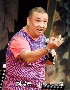演員陳堅雄突發心梗猝死車內,一天前還發短視頻,家屬悲痛發聲