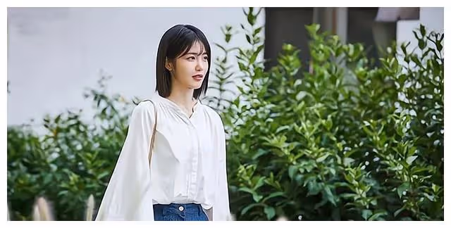 「兒媳,小姑子拖家帶口搬家麻煩,你帶孫女租房吧」「房賣了」