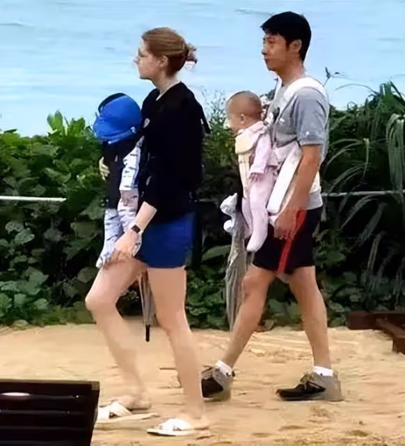 撒貝寧陪家人出遊 太太及龍鳳胎顏值高引關注