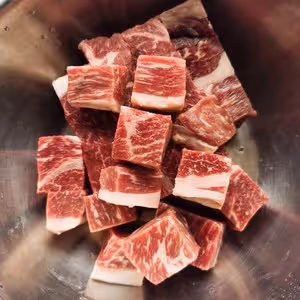 彈牙爆汁的黑胡椒杏鮑菇牛肉粒🧂黑胡椒➕🐮m9和牛牛肉粒天生一對❤️