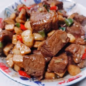 彈牙爆汁的黑胡椒杏鮑菇牛肉粒🧂黑胡椒➕🐮m9和牛牛肉粒天生一對❤️