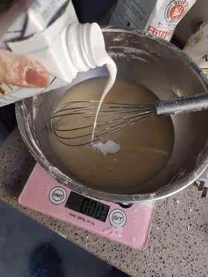 綿軟濕潤的古早蛋糕💕，抖臀duangduang~自製10寸方模（燙麵水浴）