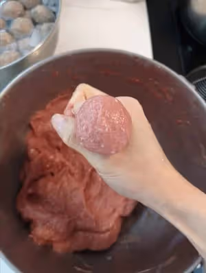 慢慢調整的牛肉丸