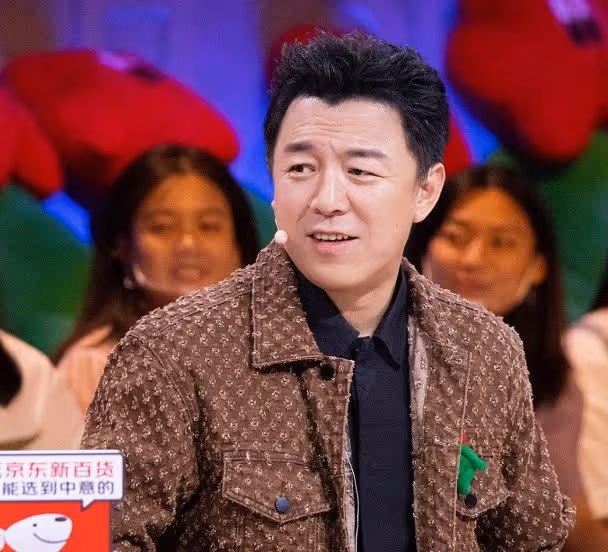 公然與人夫調情　舒淇拋媚眼飆逾億熱搜