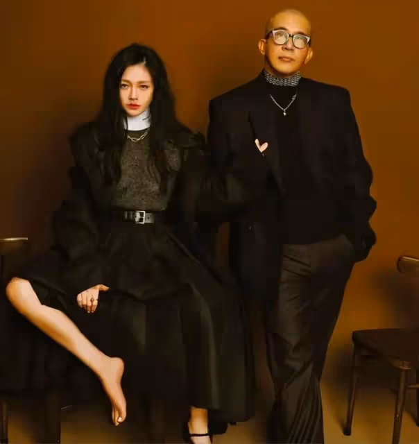 汪小菲旗下工作號曝大s懷孕仨月，稱其為愛破底線，被批消費前妻