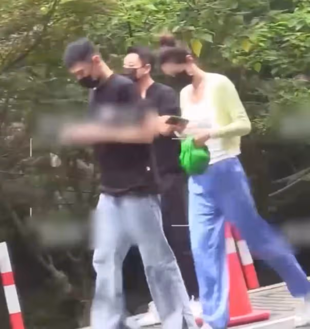 汪小菲旗下工作號曝大s懷孕仨月，稱其為愛破底線，被批消費前妻