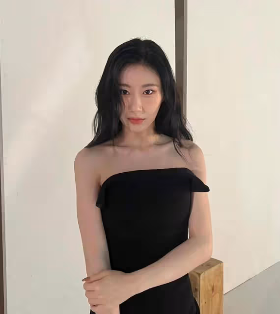 李彩演、李彩領,倆姐妹因外貌爭議,星途坎坷