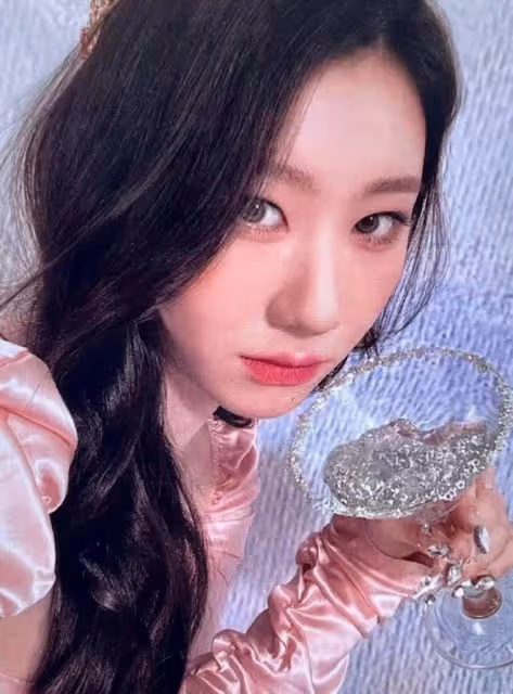 李彩演、李彩領,倆姐妹因外貌爭議,星途坎坷