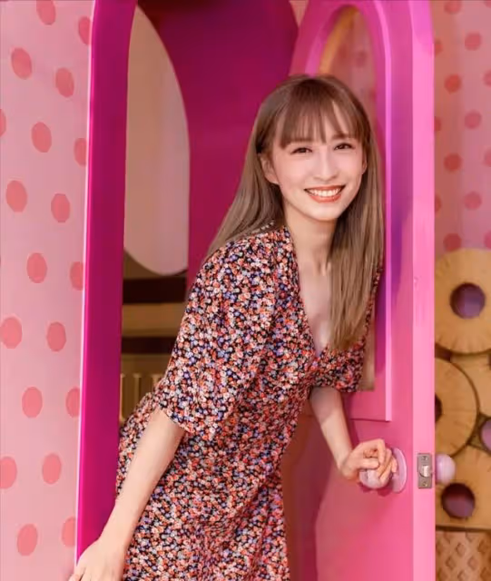 19歲簽約無線，TVB一線小花避談某女星演技，開蛋糕店再做老闆娘