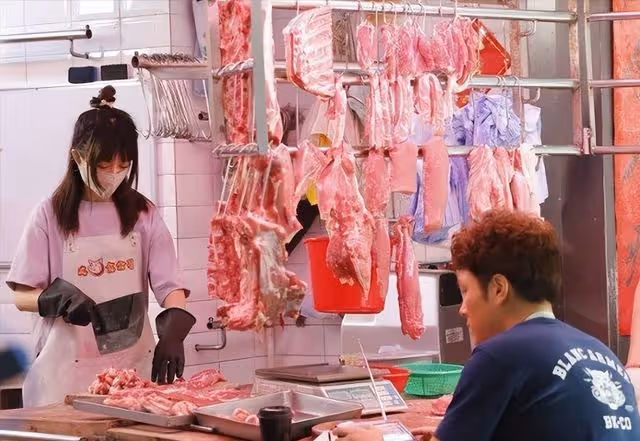 19歲簽約無線，TVB一線小花避談某女星演技，開蛋糕店再做老闆娘