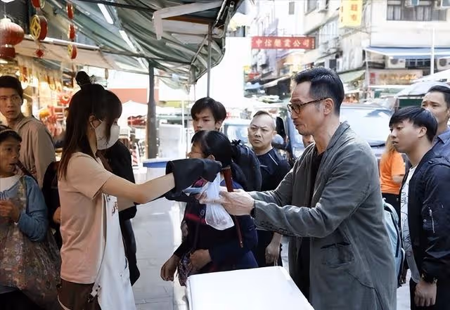 19歲簽約無線，TVB一線小花避談某女星演技，開蛋糕店再做老闆娘