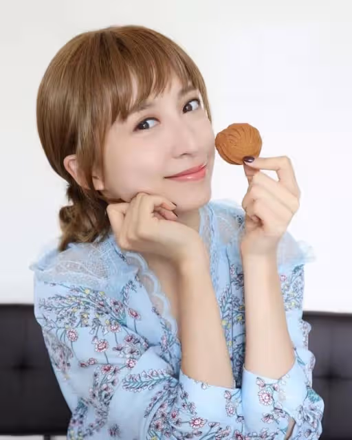 19歲簽約無線，TVB一線小花避談某女星演技，開蛋糕店再做老闆娘