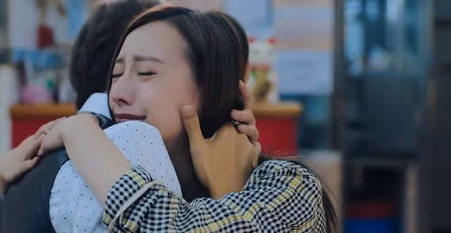 19歲簽約無線,TVB一線小花避談某女星演技,開蛋糕店再做老闆娘