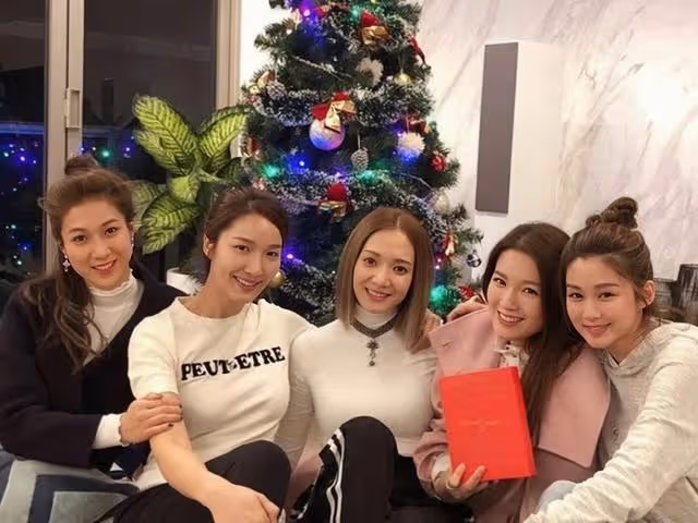 香港知名女星再曝婚變!曬近照貌美膚白,想生小孩富商丈夫不肯生