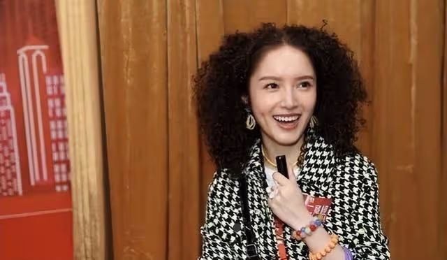 TVB甜美女神曬素顏照!五官精緻黑眼圈突出,曾深陷整容傳聞