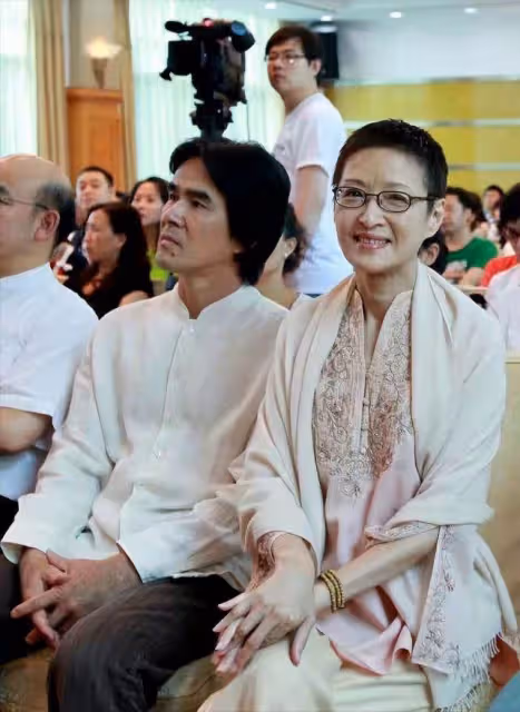 70歲胡因夢近況曝光!美了一輩子,穿搭樸素依舊風韻猶存,時尚感不輸年輕人:照樣迷人