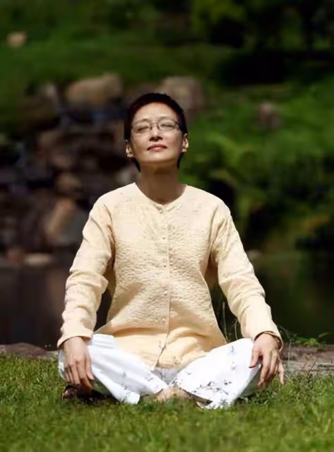 70歲胡因夢近況曝光!美了一輩子,穿搭樸素依舊風韻猶存,時尚感不輸年輕人:照樣迷人