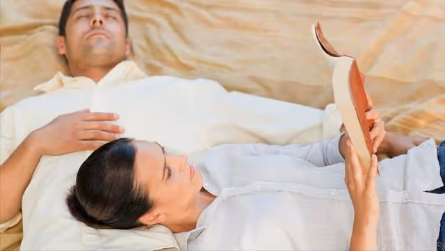 鳳凰男一家6口擠進陪嫁房還想加名，女人退回1萬彩禮：退婚