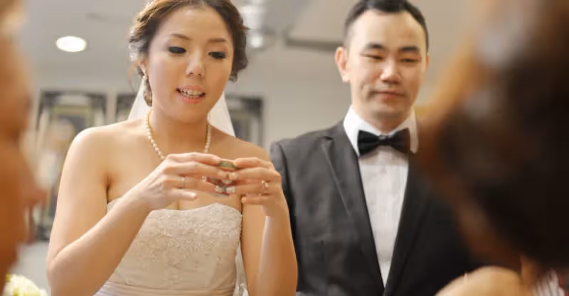 哥把弟弟趕出嫂子的陪嫁房，母親叫囂：趕你弟，我就不認你這兒子