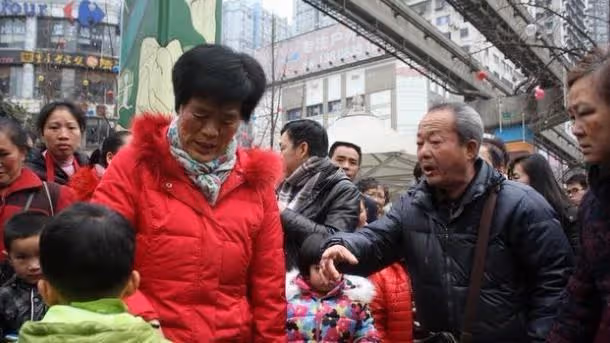兒子意外失蹤， 我和老公找了五年，婆婆臨終前說：小孫子早死啦