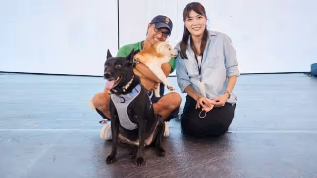 尤秋興罕見曬出夫妻合照　網民：太太很美！