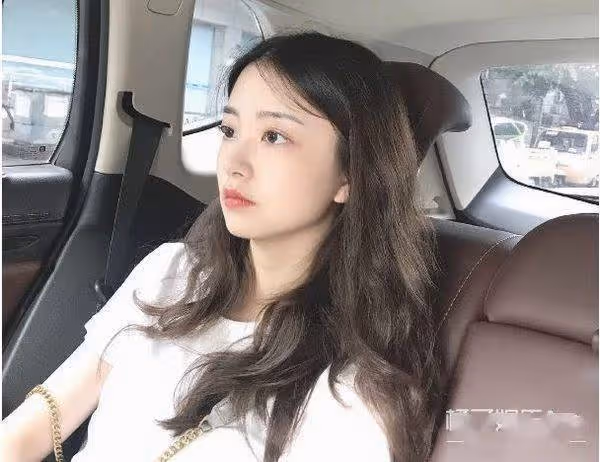 還記得美女學霸蔡茂嗎?如今已經博士畢業了?