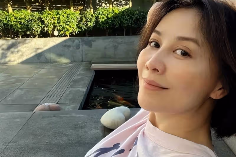 劉嘉玲豪宅內養超大烏龜，每月保養費用昂貴，生活環境優雅富足