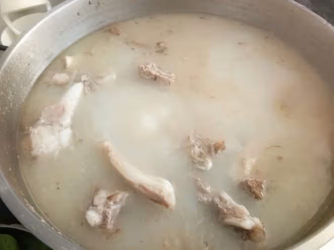 羊湯（不用添加劑，湯也呈奶白色的訣竅）