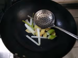 羊湯（不用添加劑，湯也呈奶白色的訣竅）