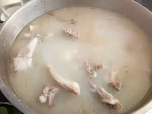 羊湯（不用添加劑，湯也呈奶白色的訣竅）