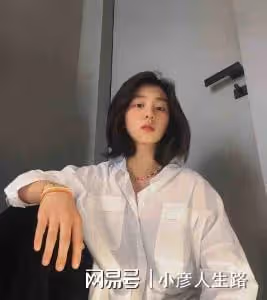 黃磊愛女分享白襯衫美照，16歲黃多多顏值超高，獲贊最美星二代