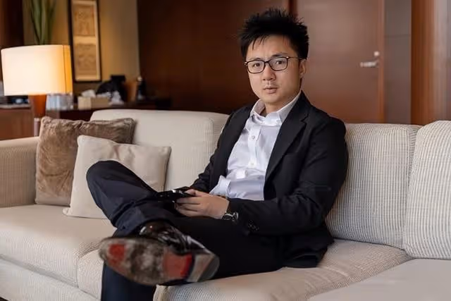 恭喜!傳香港知名富三代將結婚,被曝與父親同時包養港姐引熱議