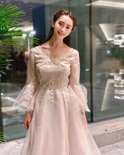 曝百億富三代將結婚!曾被港姐稱有古怪要求,早前摟日本美女出遊