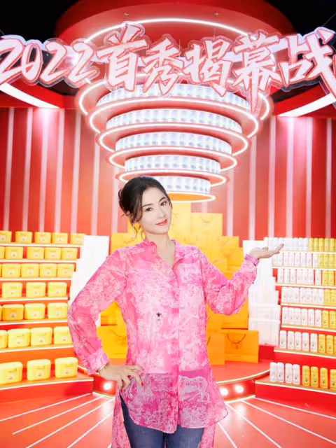 42歲張柏芝曬健身視頻,素顏出鏡嘟嘴賣萌,此前帶貨過億心情好