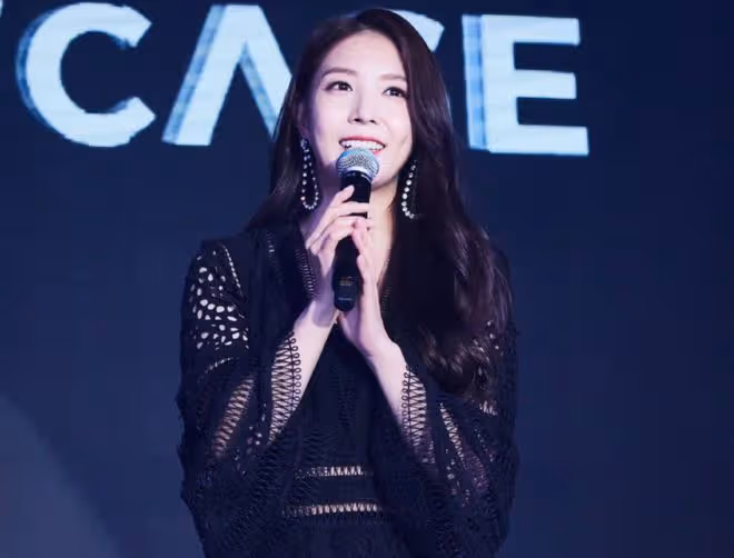 韓流鼻祖boa，十三歲正式出道，還成為sm的女理事？