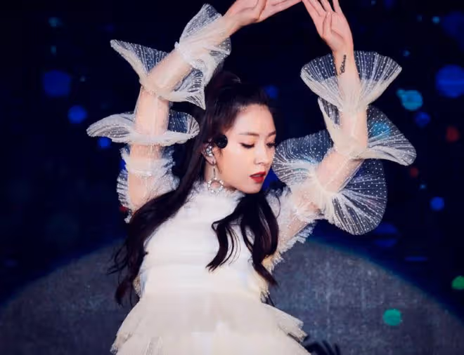 韓流鼻祖boa，十三歲正式出道，還成為sm的女理事？