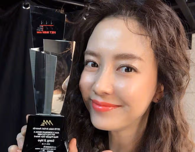 韓國女神宋智孝,三十九歲仍舊單身,有皺紋還是很美!