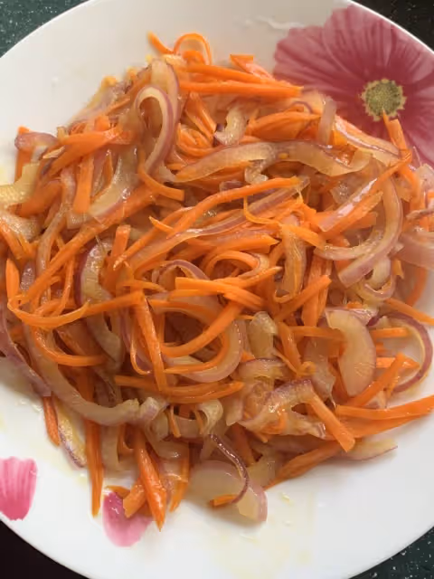 清炒洋蔥胡蘿蔔絲🥕