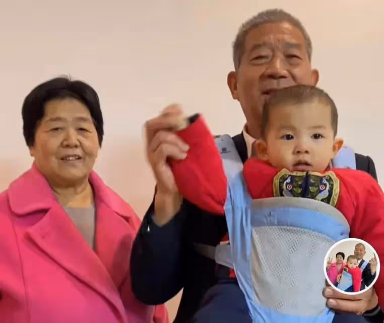 69歲老婦自然懷孕，堅持生下來，兒女反對她不惜斷絕關係，如今2年後，生活現狀惹唏噓