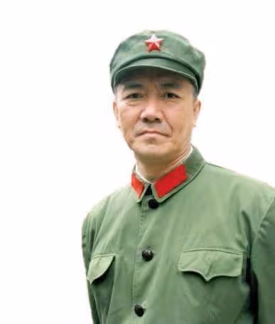 難怪李幼斌「拋棄」相處24年原配，娶有3婚史的蘭芽，因岳父太牛