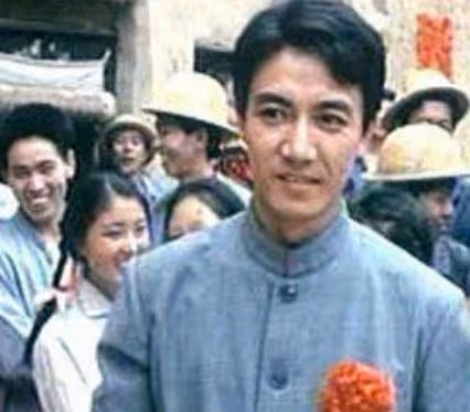 難怪李幼斌「拋棄」相處24年原配，娶有3婚史的蘭芽，因岳父太牛