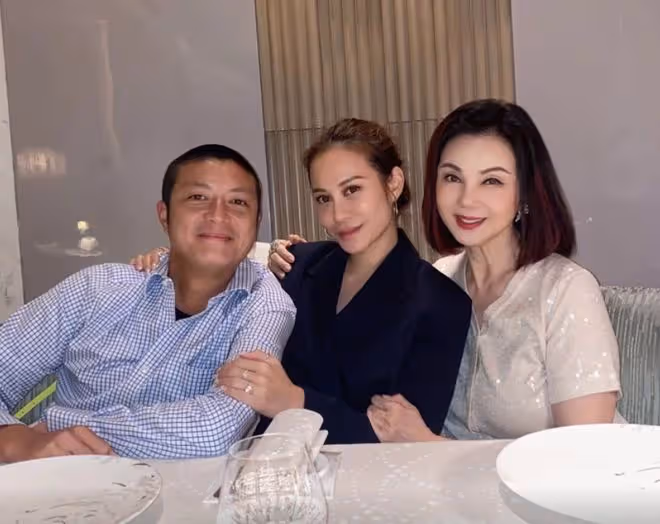 洪永時與林建岳前妻聚會,戴定製寶石表顯闊氣,不見4婚妻子身影