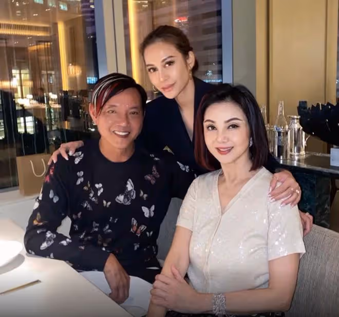 洪永時與林建岳前妻聚會,戴定製寶石表顯闊氣,不見4婚妻子身影