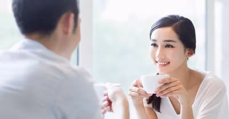 「自己回娘家吧！」得知妻子給小舅子買了房，男人當街丟下行李