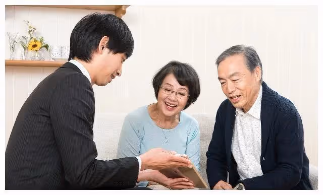 才61歲的岳父住進了我家,每天啥也不幹還大魚大肉的,好無奈
