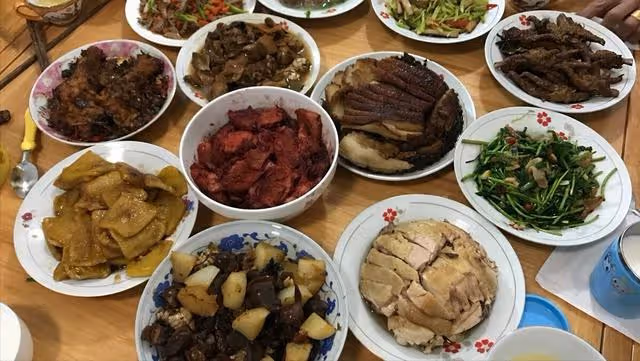 首次去准婆婆家，回家後將所見所聞告訴了媽媽，閨女，不能嫁過去