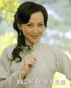 最強嫂子岳麗娜:為愛私奔拼生三子,愛人卻扶弟成魔,硬拉我做配